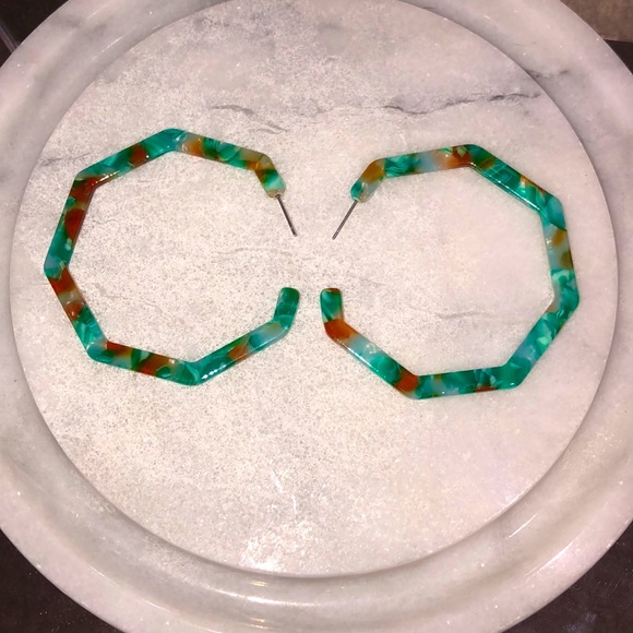 5/$25 Green & Orange Hexagon Earrings - Picture 1 of 1